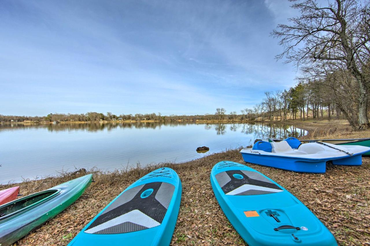 Lakefront Cabin With 2 Lofts, Boats On 4 Acres Winnsboro المظهر الخارجي الصورة