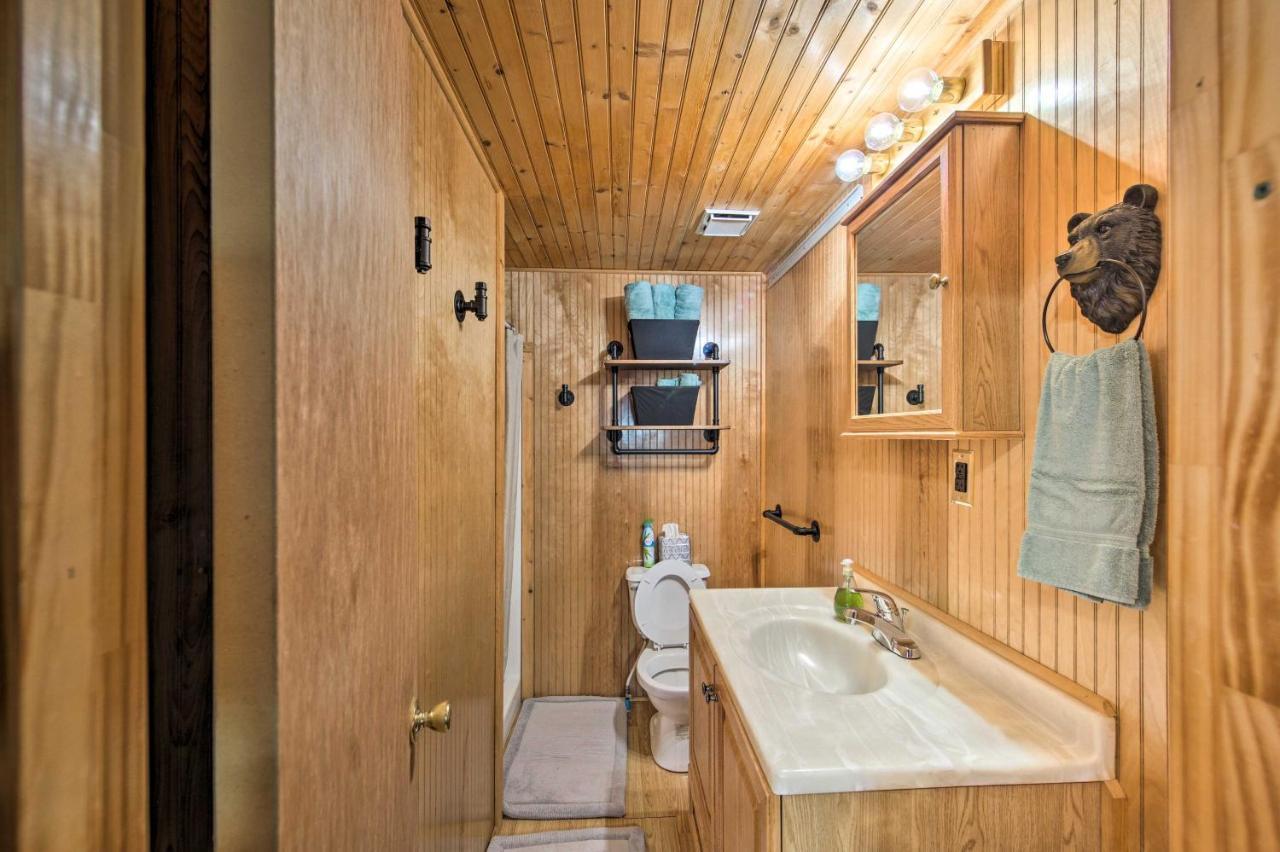 Lakefront Cabin With 2 Lofts, Boats On 4 Acres Winnsboro المظهر الخارجي الصورة