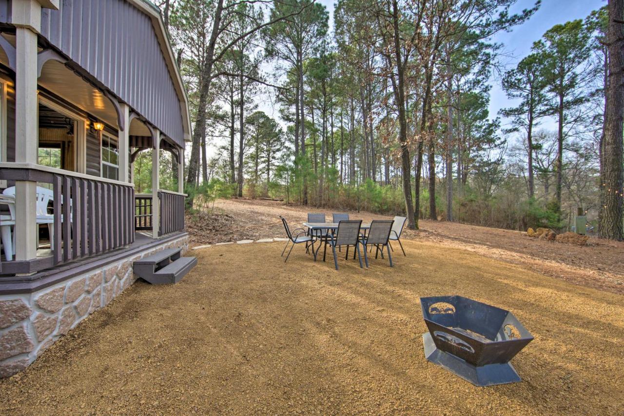 Lakefront Cabin With 2 Lofts, Boats On 4 Acres Winnsboro المظهر الخارجي الصورة