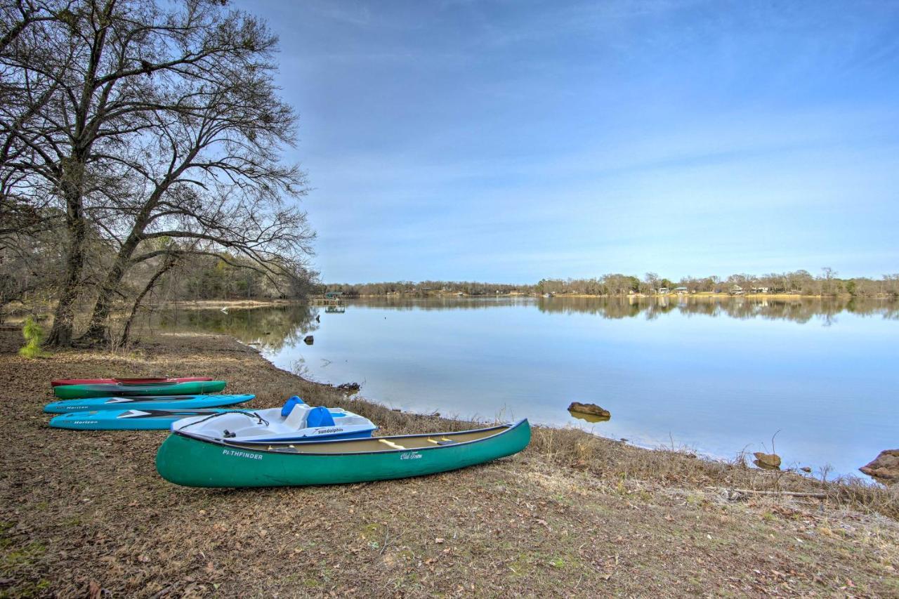 Lakefront Cabin With 2 Lofts, Boats On 4 Acres Winnsboro المظهر الخارجي الصورة